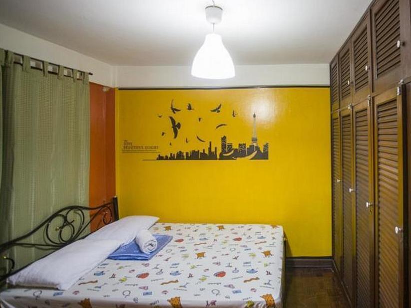 Mad Cow Hostel Bangkok Exterior photo