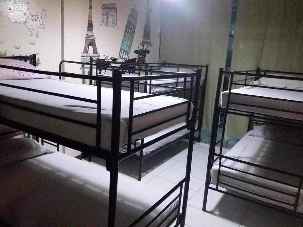 Mad Cow Hostel Bangkok Exterior photo