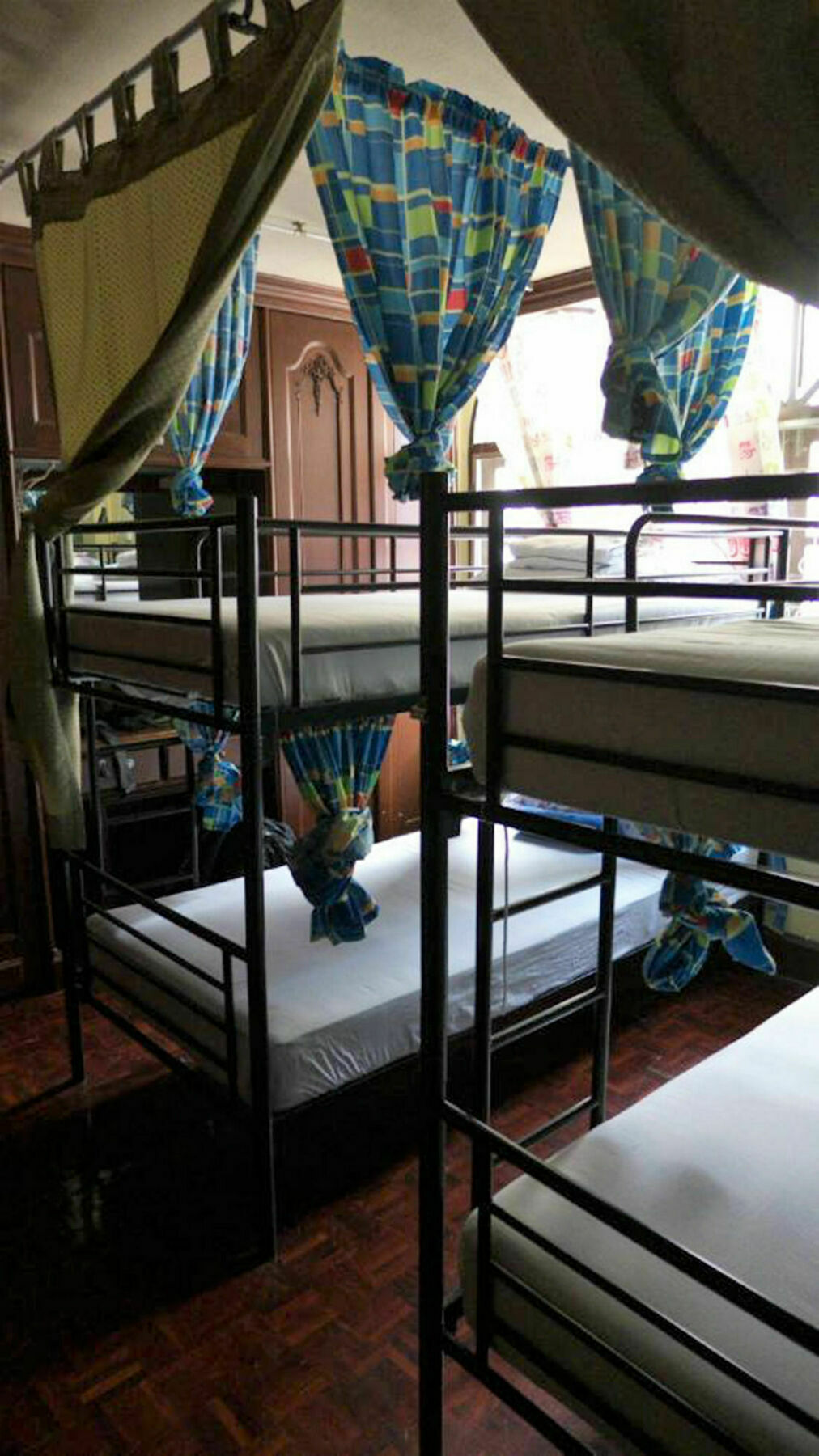 Mad Cow Hostel Bangkok Exterior photo
