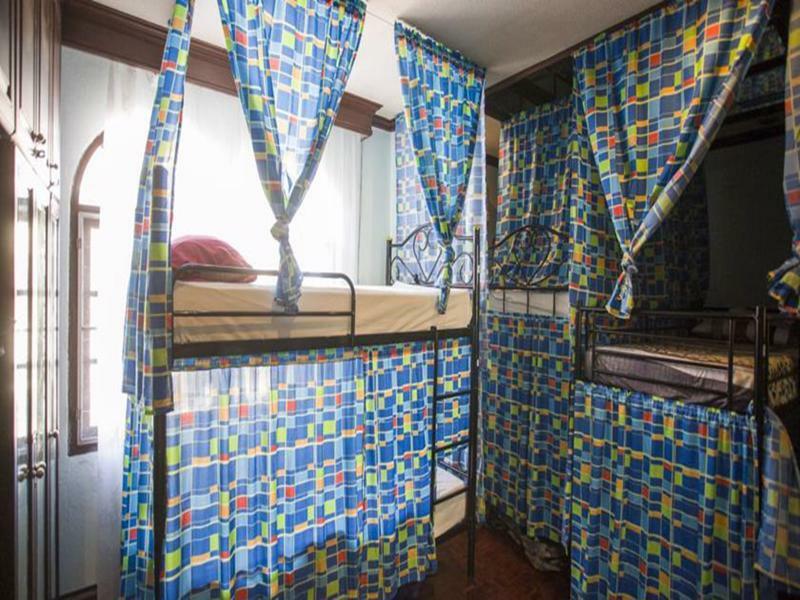 Mad Cow Hostel Bangkok Exterior photo